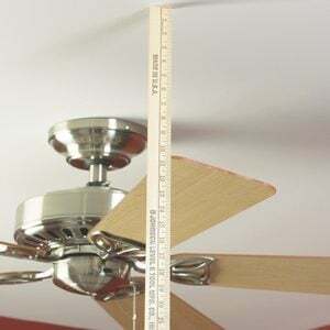 Cómo equilibrar un ventilador de techo inestable