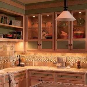 Како инсталирати подно осветљење у кухињи