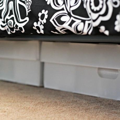 almacenamiento debajo de la cama