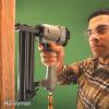 كيفية استخدام Trim Nailer Gun (DIY)