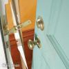 Cara Memperkuat Pintu: Pintu Masuk dan Penguncian Kunci (DIY)