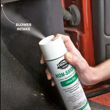 La mejor manera de limpiar un automóvil: desinfectar el interior