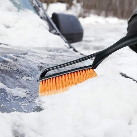 Astroai แปรงหิมะขนาด 27 นิ้วและที่ขูดน้ำแข็งแบบถอดได้พร้อมที่จับโฟมตามหลักสรีรศาสตร์สำหรับรถยนต์ Ecomm Amazon.com