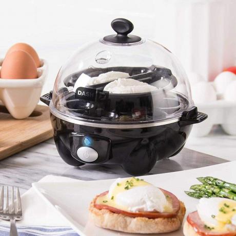 Dash Rapid Egg Cooker: Hervidor eléctrico de huevos con capacidad para 6 huevos para huevos duros, huevos escalfados, huevos revueltos o tortillas con función de apagado automático, color negro