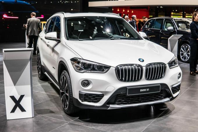 Γενεύη, Ελβετία, 06 Μαρτίου 2018: μεταλλική λευκή BMW X1 στο 88ο Διεθνές Σαλόνι Αυτοκινήτου της Γενεύης GIMS, που κατασκευάζεται και διατίθεται στην αγορά από την BMW