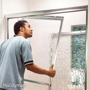 Cómo ajustar las puertas de ducha corredizas