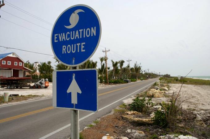 Señal de ruta de evacuación en la isla de Captiva