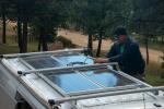 Hvordan installere et solenergisystem i en varebil
