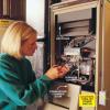 La manutenzione del forno fai-da-te farà risparmiare una fattura di riparazione