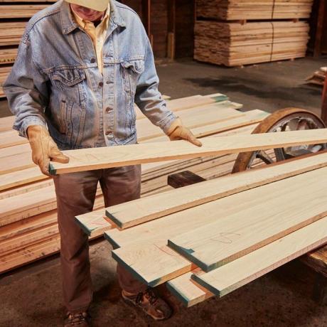 planches de bois de cour à bois