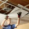 Conseils d'installation des carreaux de plafond suspendu (bricolage)