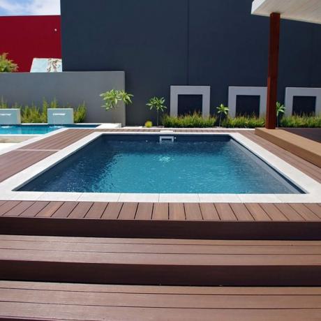 Poolterrasser gjorda av Newtech Wood | Construction Pro Tips