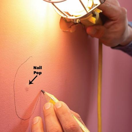 उपयोगिता प्रकाश के साथ दीवार में खामियां ढूंढें नेल पॉप नए ड्राईवॉल को कैसे पेंट करें