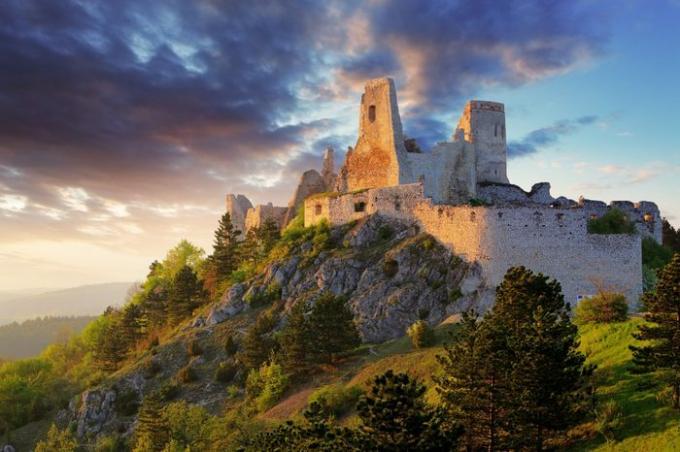 Руины замка Чахтице - Словакия