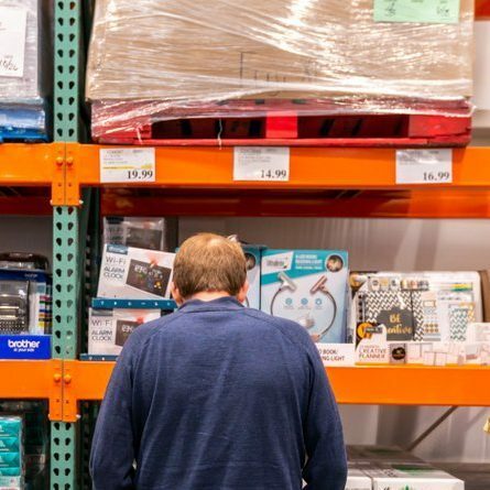 19. november 2018 - Costco engros i Roseburg, Oregon. Forbrugere handler efter varer inden ferien.