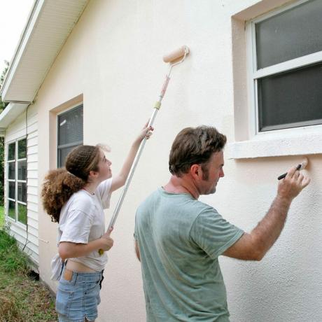 målar hus exteriör