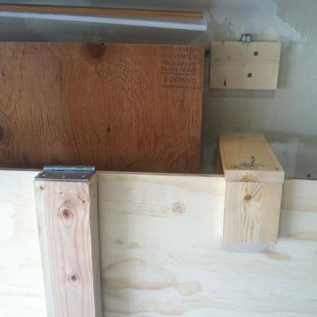 práctico almacenamiento de madera contrachapada