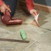 Reparera vinylgolv: Patch Damaged Flooring (DIY)