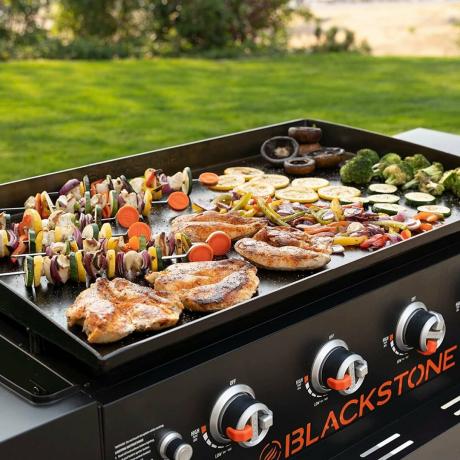Blackstone 1984 Original 36-tommers fronthylle, sidehylle og magnetstripe Heavy Duty Flat Top Griddle Grill Ecomm Amazon.com