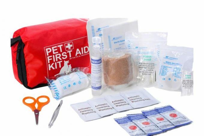 Pet First Aid Kit Dog - Dyrlæge godkendt og er perfekt til blødning af negle, rengøring, påklædning af sår. Selvklæbende bandage klæber ikke til hår. Vandrehund førstehjælpskasse til rygsæk, camping, rejser 