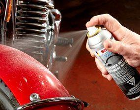cómo limpiar una motocicleta aplicar sellador de pintura