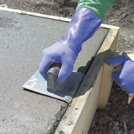 bordo tondo della lastra di cemento