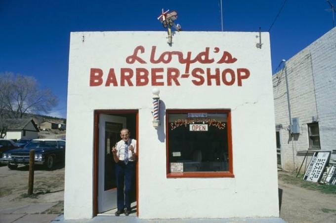 Brijačnica u malom gradu, Lyons, CO