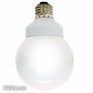 Cambie a bombillas fluorescentes compactas y ahorre energía
