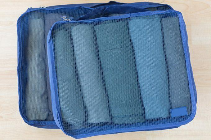 Cube мрежести чанти с ролкови дрехи. Комплект органайзер за пътуване, за да помогне за добре организираното опаковане