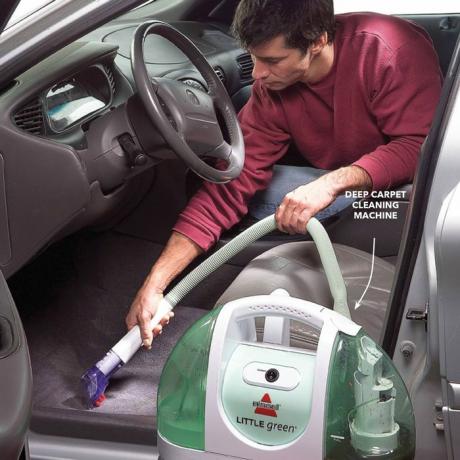 Beste Art, ein Auto zu reinigen: Teppich und Polster gründlich reinigen