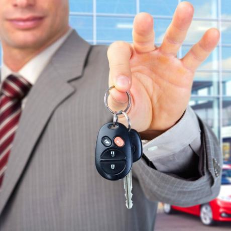 araba kiralama araba anahtarları
