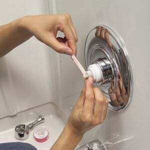 Come riparare semplicemente le maniglie dei rubinetti allentate
