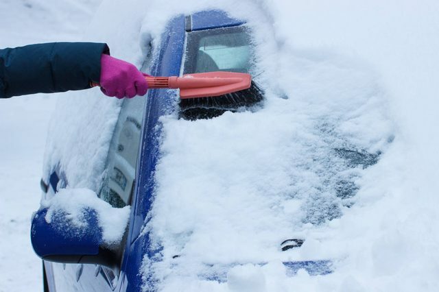 toto je nejbezpečnější způsob, jak odstranit sněhové auto