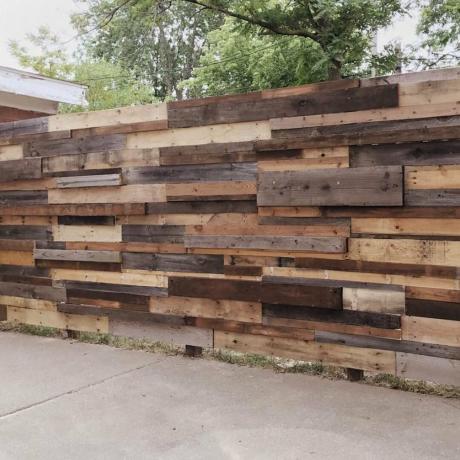 Ανακτημένος ξύλινος φράχτης ευγενική παραχώρηση @detroiturbanartifacts μέσω Instagram