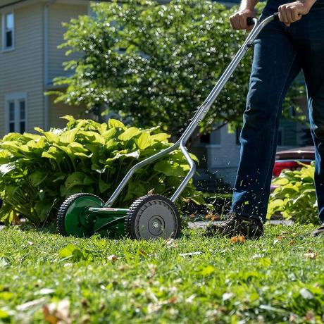 Scotts Push Reel Lawn Mower 10 أفضل جزازات العشب للمروج السكنية الصغيرة قدم عبر Amazon.com