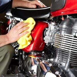 Cómo limpiar una motocicleta: consejos para detallar motocicletas