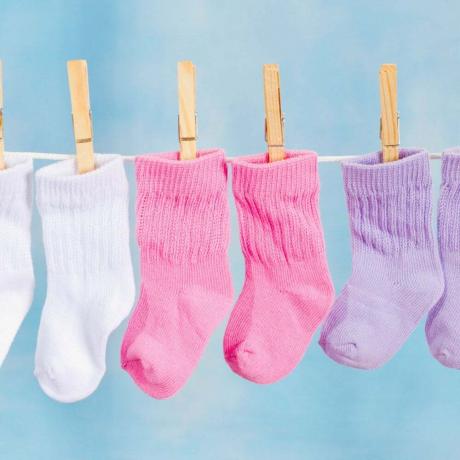Dětské Ponožky Visí Na Prádelní šňůře