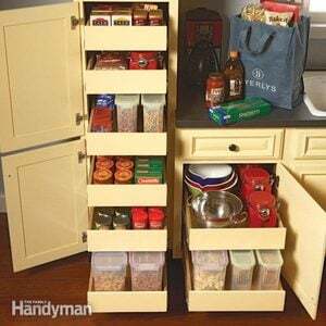 Хранение на кухне: выдвижные полки для кладовой
