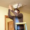 Comment réparer un plafond texturé: Comment réparer un trou dans le plafond (DIY)
