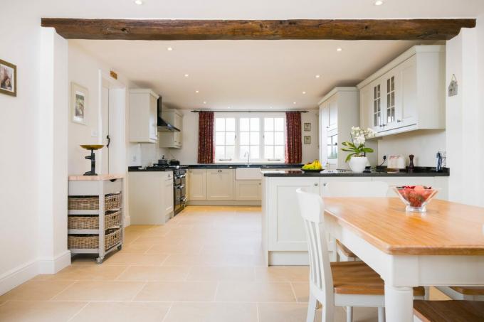 Comedor moderno de la cocina de la casa de campo, diseño interior del Reino Unido