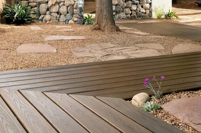 New Mexico Backyard Composite Decking Boardwalk