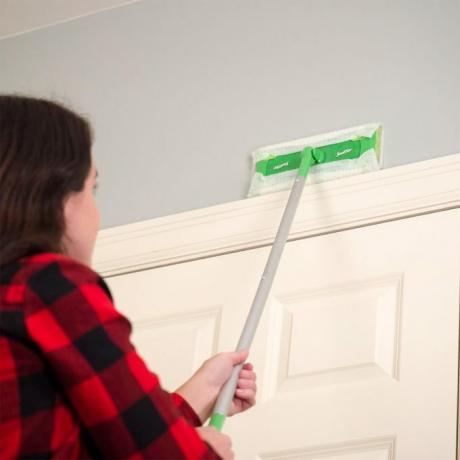 Swiffer Sweeper para quitar el polvo de las paredes