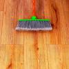 Як почистити дерев’яну підлогу