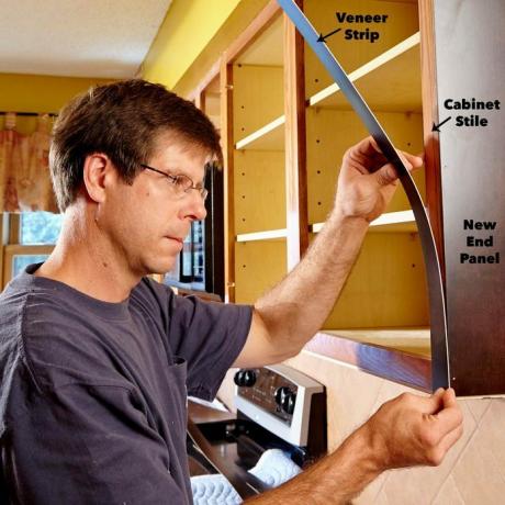 applicare l'impiallacciatura al rivestimento della porta dell'armadio