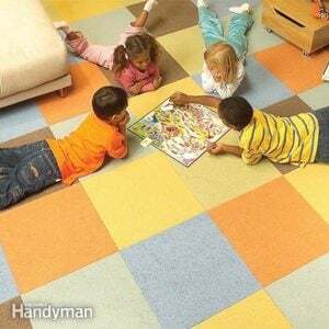 Cómo colocar cuadrados de alfombra