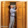 Kaip pataisyti užsispyrusius bifoldo spintos duris (pasidaryk pats)