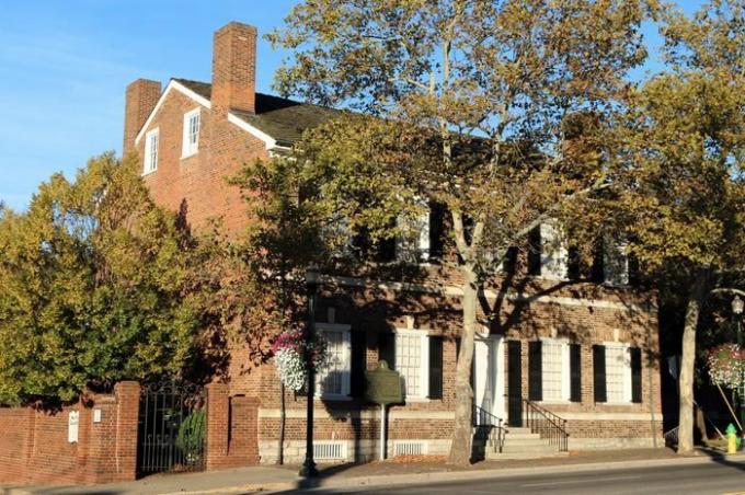 LEXINGTON, KY-OKTOBER, 2015: Rumah Mary Todd Lincoln di Lexington. Dia tinggal di sini selama 20 tahun sampai dia pindah ke Illinois dan menikah dengan Abraham Lincoln.