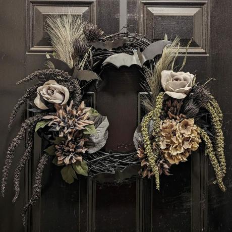Spookachtige bloemenkrans met dank aan Janeelovesbeer Instagram 