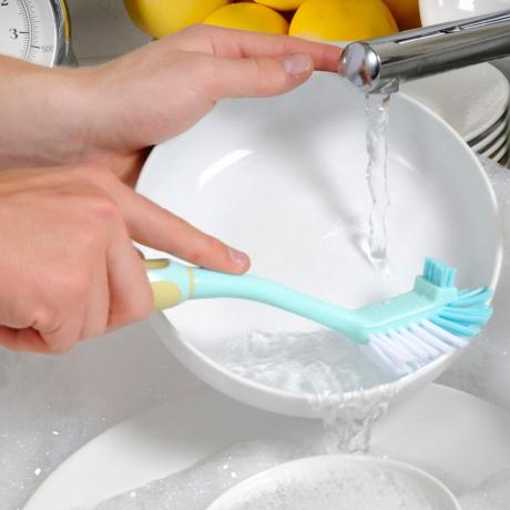 lave-vaisselle et savon