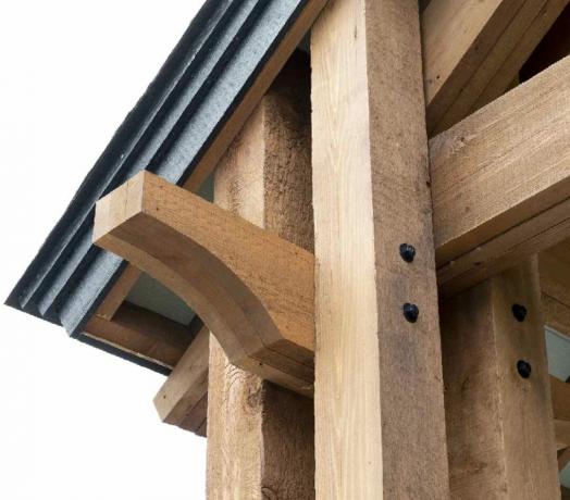 struttura in legno del capannone del padiglione della cucina semplificata